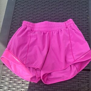 Lululemon Athletica Pink Hotty Hot lined low rise 2.5 inch